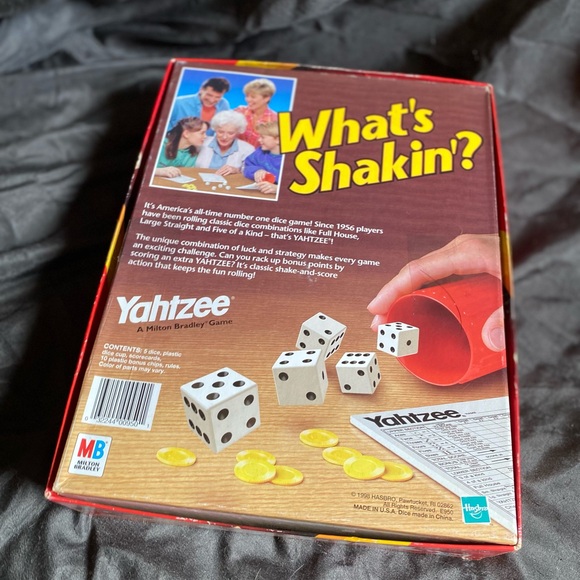 Yahtzee Classic Dice Game - Red Box - Picture 3 of 3
